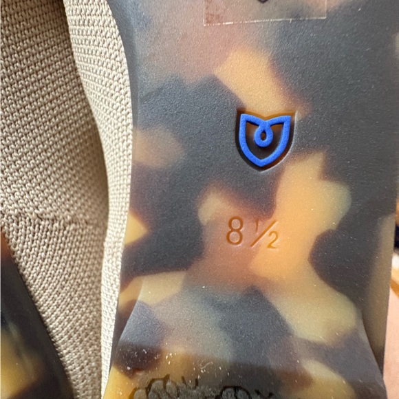 Rothy's Knot Flat in Ecru. Size 8.5. NWT - Picture 5 of 10